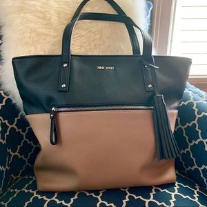 Nine West Zippered Tassel Black/Tan Tote